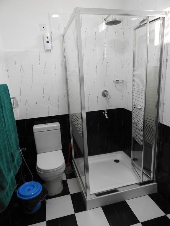 Sira's Chalets Mirissa Bagian luar foto